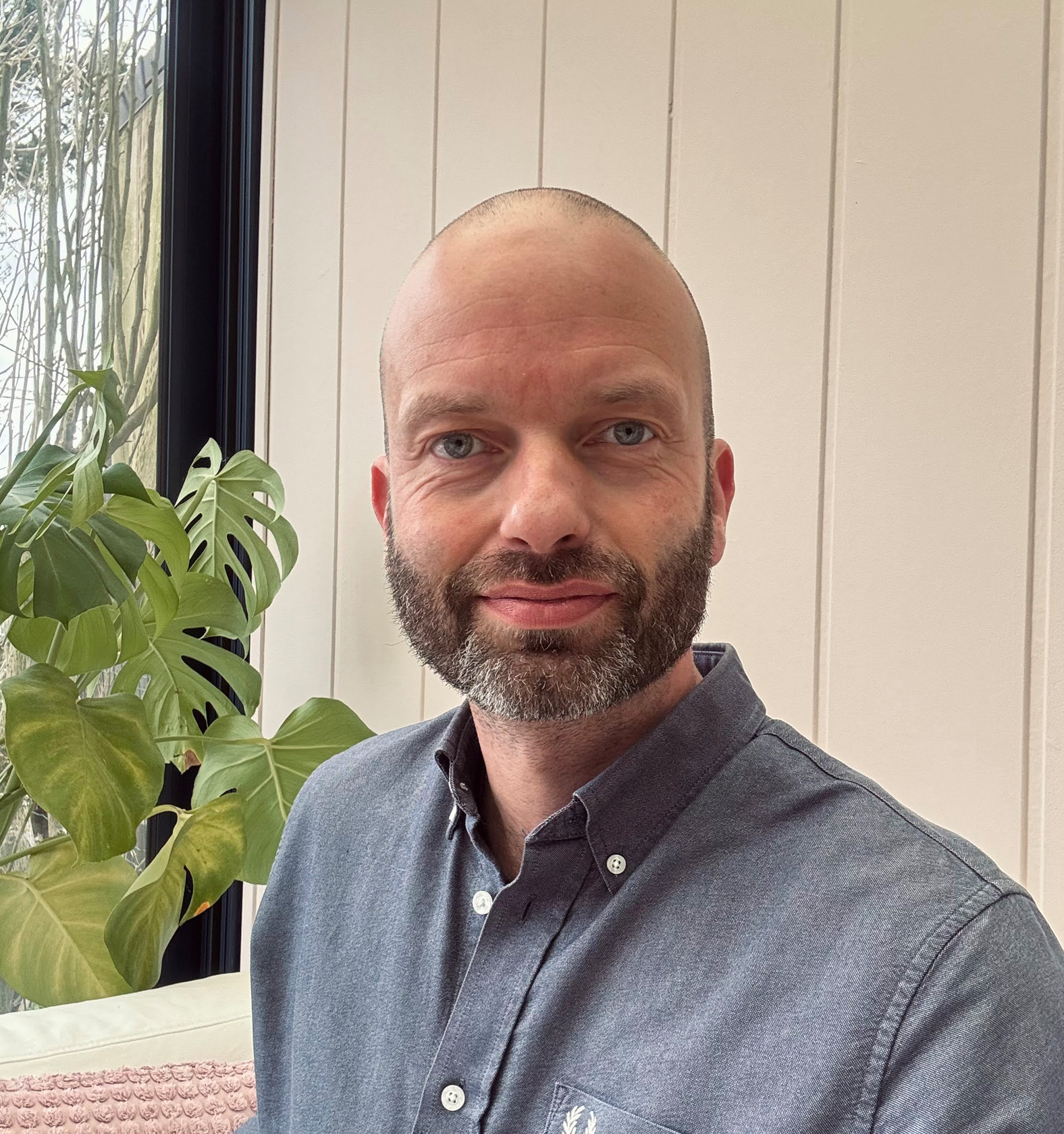 Tommy van Fix Assist biedt persoonlijke IT-ondersteuning aan huis in regio Denderleeuw